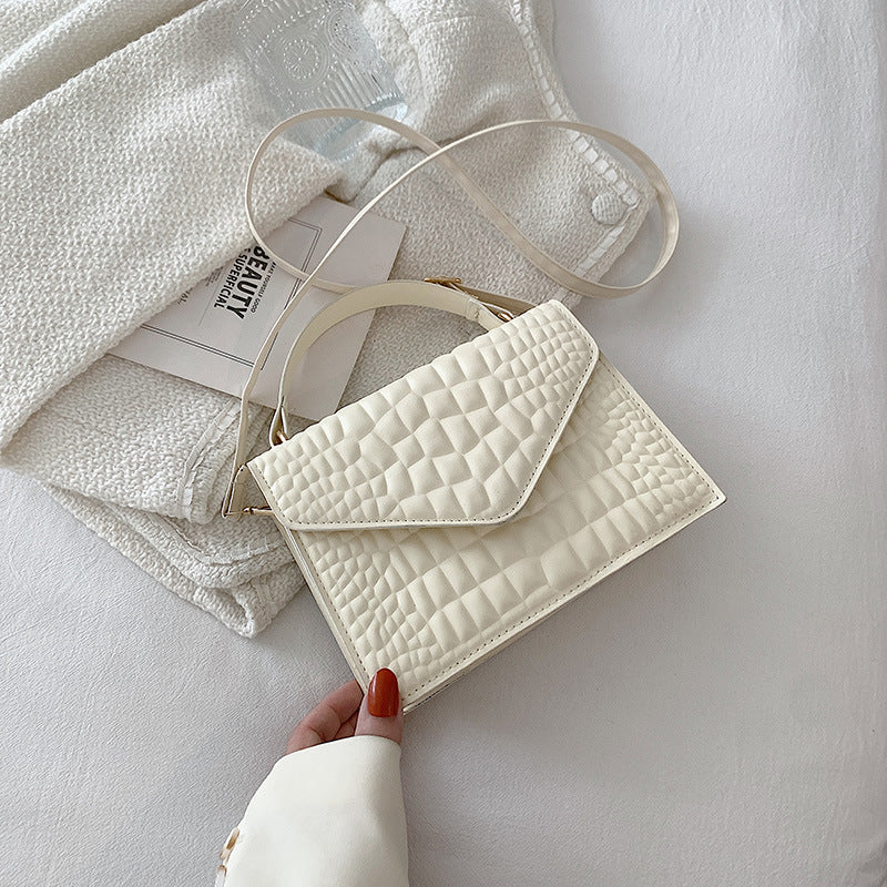 Elegant & Minimalist Fashion Handbag – Timeless Style for Everyday Chic